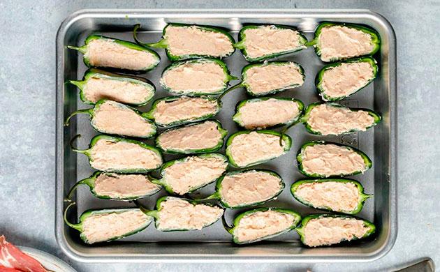 Фаршированные халапеньо с ароматной начинкой Наполнение перцев халапеньо начинкой из сливочного сыра