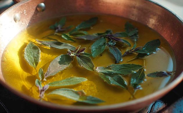 Приготовление шалфейного масла 5. Приготовить шалфейное масло