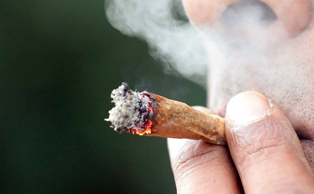 Дым от каннабиса Конопля и дым